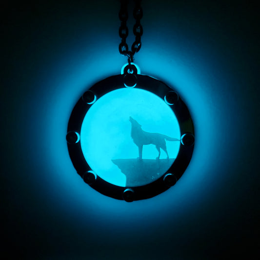 Wolf Night Glow Pendant